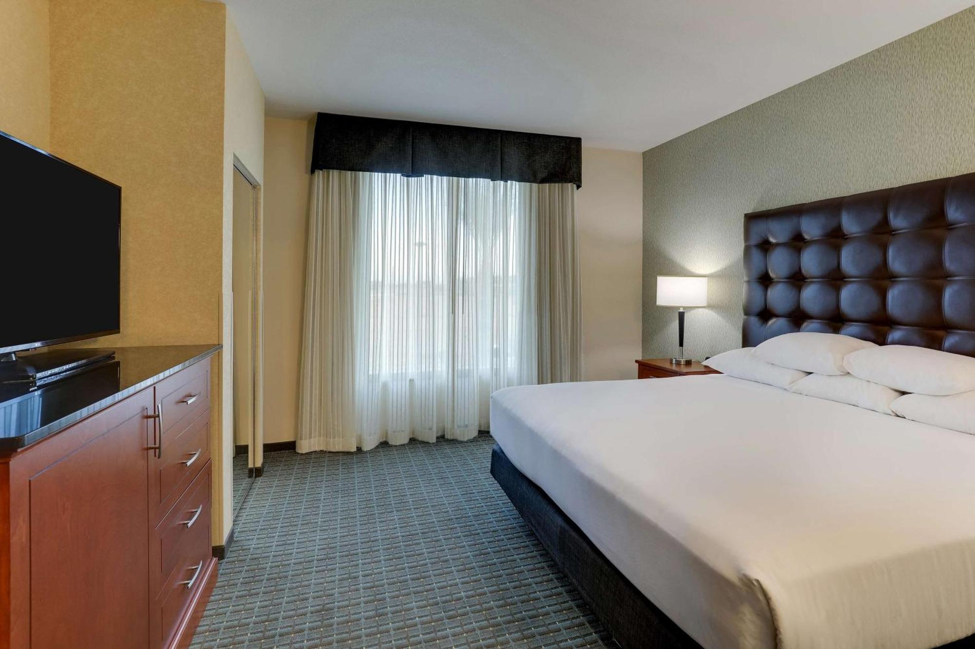Drury Inn & Suites Phoenix Chandler Fashion Center Buitenkant foto